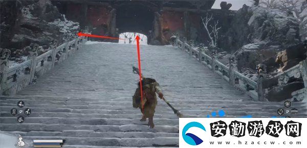 黑神話悟空亢金龍?jiān)谀?></p><p>3、然后沿著小路一直往上走，墻邊會(huì)出現(xiàn)小怪需要注意躲避；</p><p style=