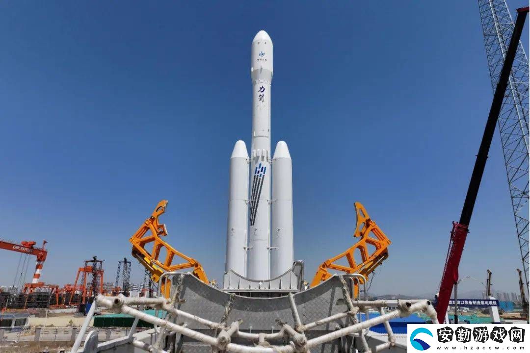 力箭二號液體運載火箭滿載起豎試驗成功